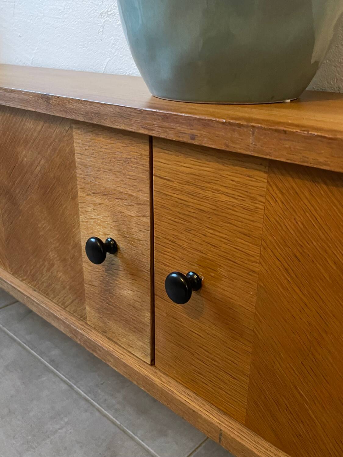 Very beautiful vintage low sideboard (shallow)