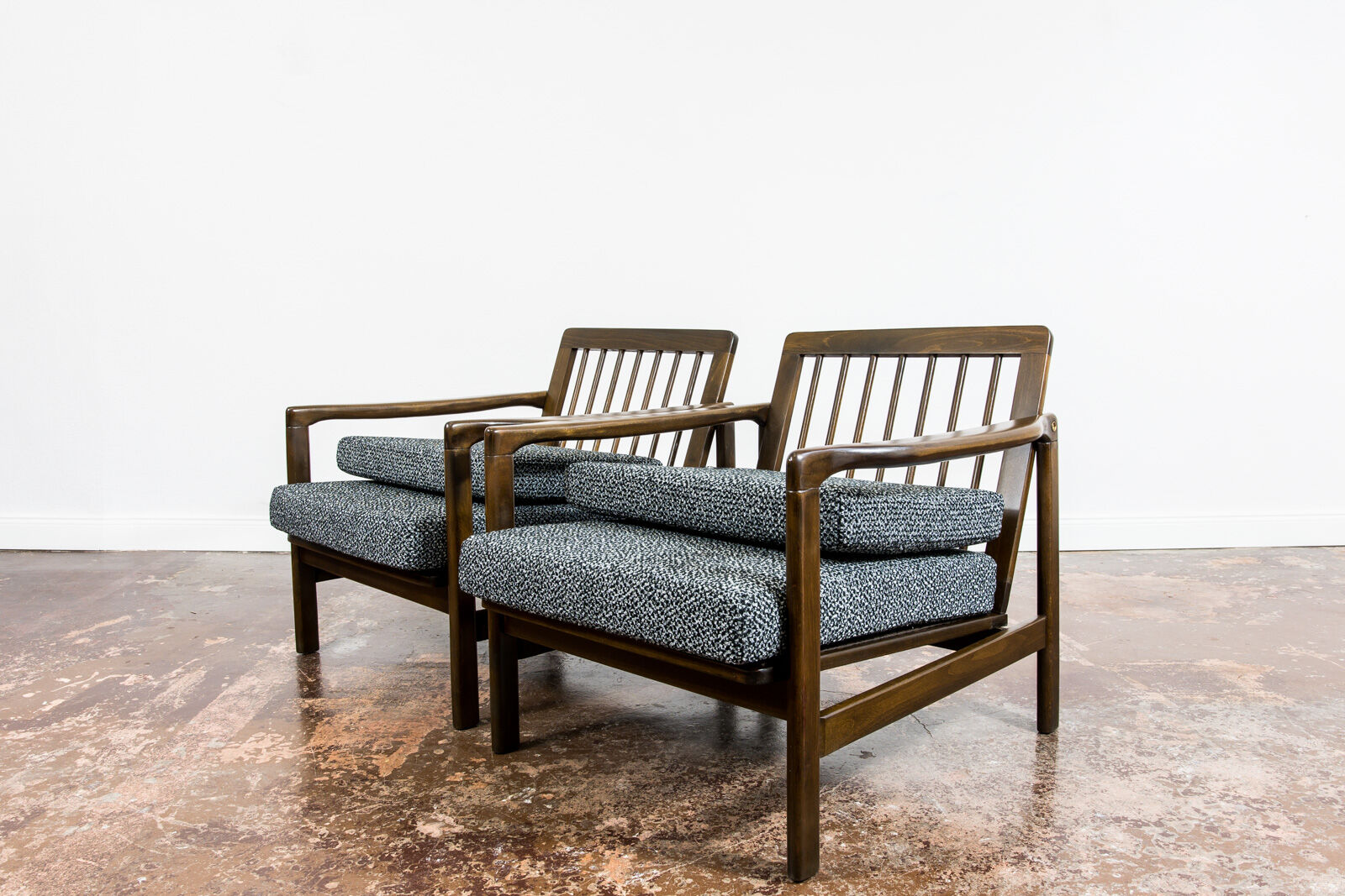Pair of Restored Black B-7522 armchairs by Zenon Bączyk, 1960’s
