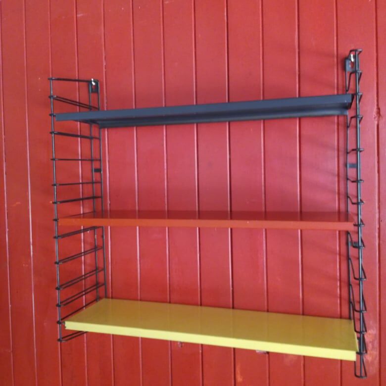 Tomado string shelf
