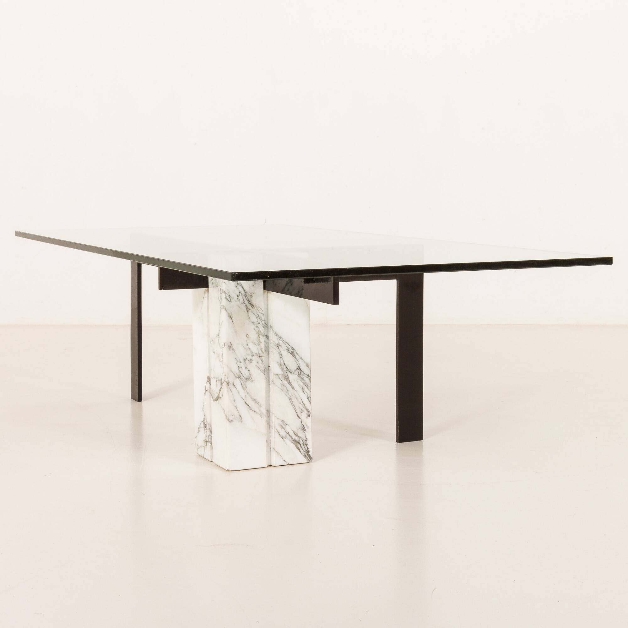 Table basse en marbre de Carrare par Hank Kwint pour Metaform, Italie, années 1980.