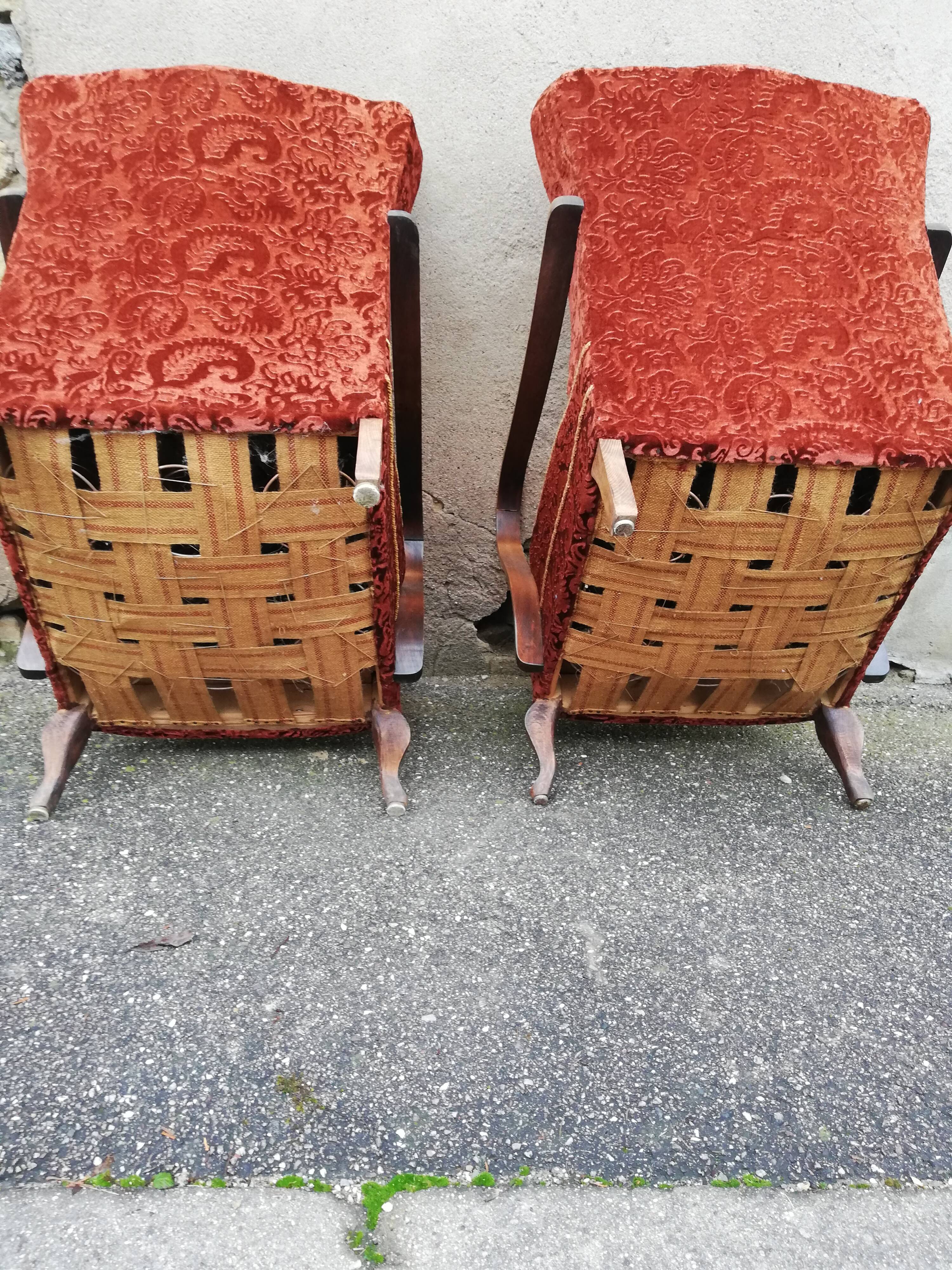 Paire de fauteuils année 50 tissu bordeaux