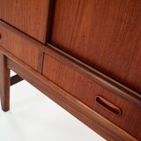 Buffet haut en teck, design danois, années 1970, production : Danemark