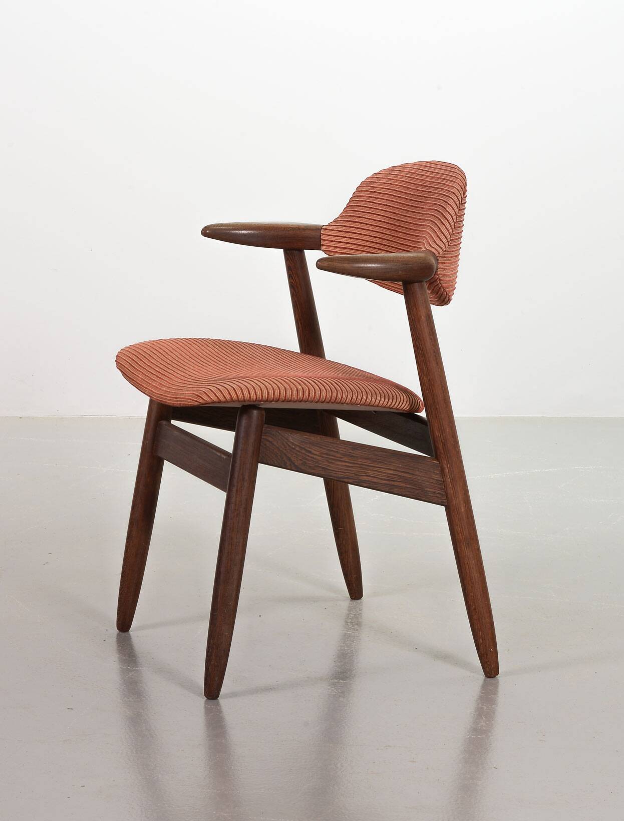 4 Wenge Cowhorn Tijsseling Dining Chairs with Stone Red Fabric, Hulmefa 60s