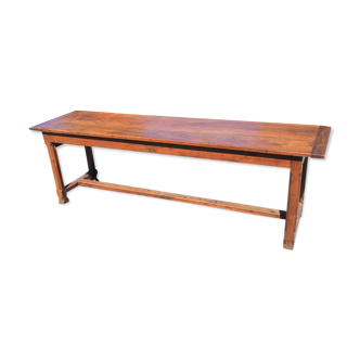 Farm table