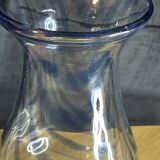 Vase Biot en verre soufflé à inclusions bleues – France vintage – H 23 cm