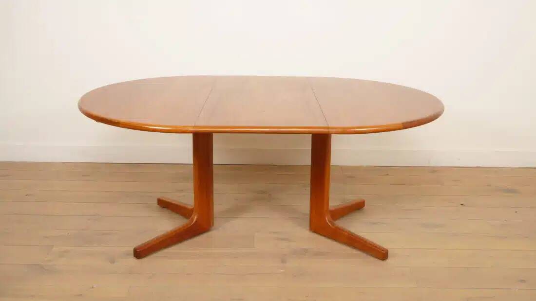 Vintage round dining table | extendable | teak | 121-173 cm