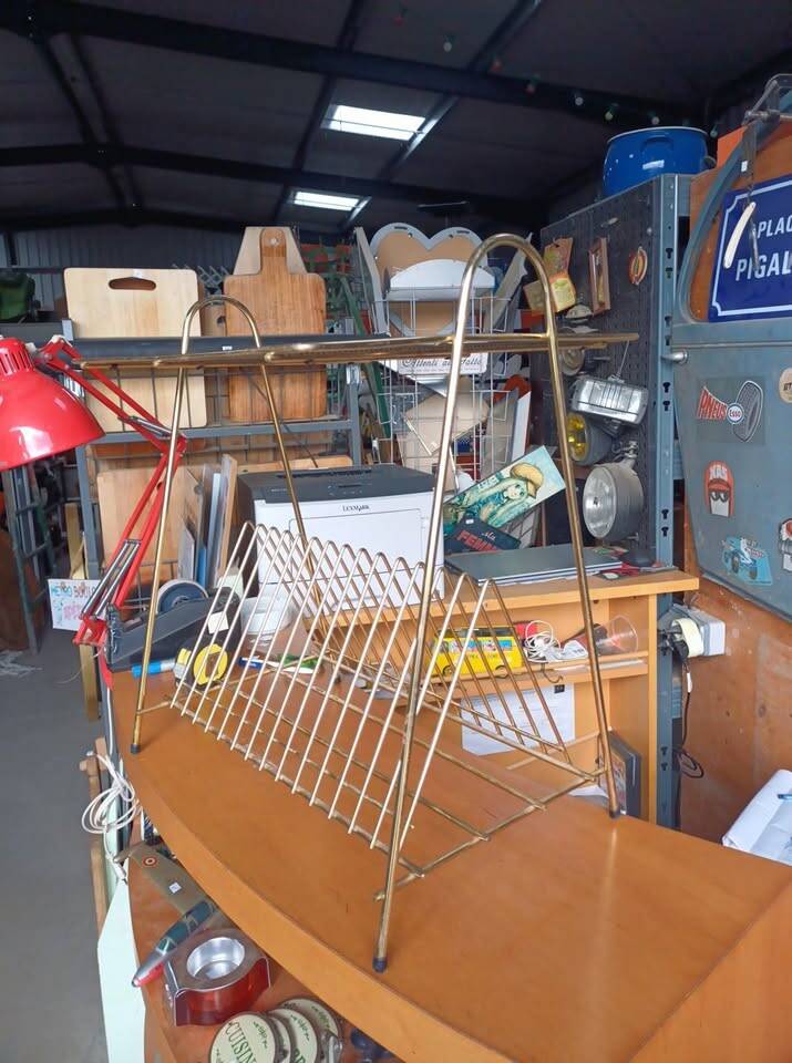 Table d’appoint porte vyniles