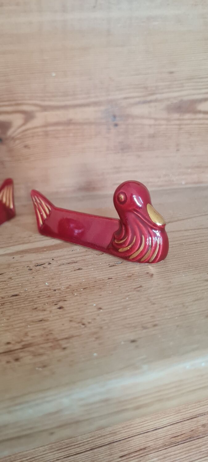 Ceramic knife holder