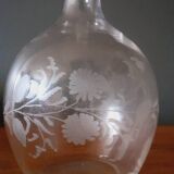 Carafe xixème en verre soufflé et ciselé