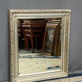 Miroir de fausset dans un beau cadre baguette