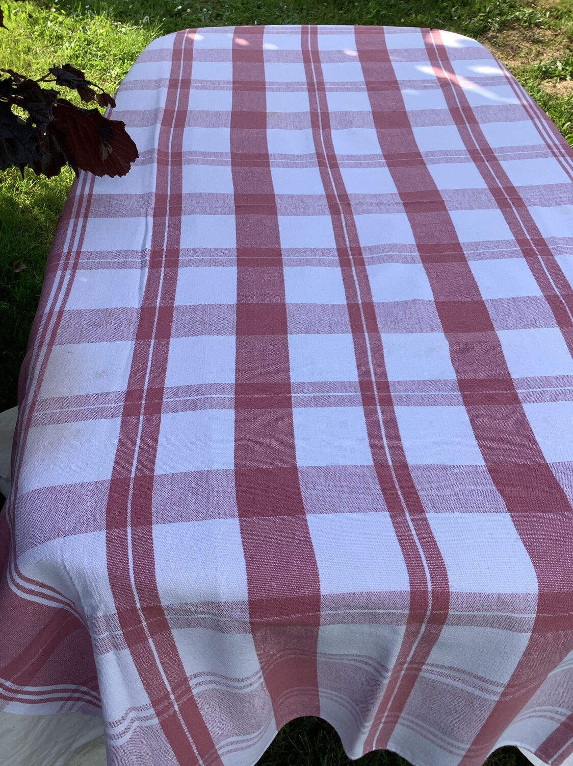 Tablecloth & 6 Vintage Linen Towels