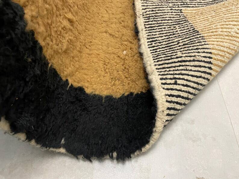 Handmade Berber rug 250cm x 150cm