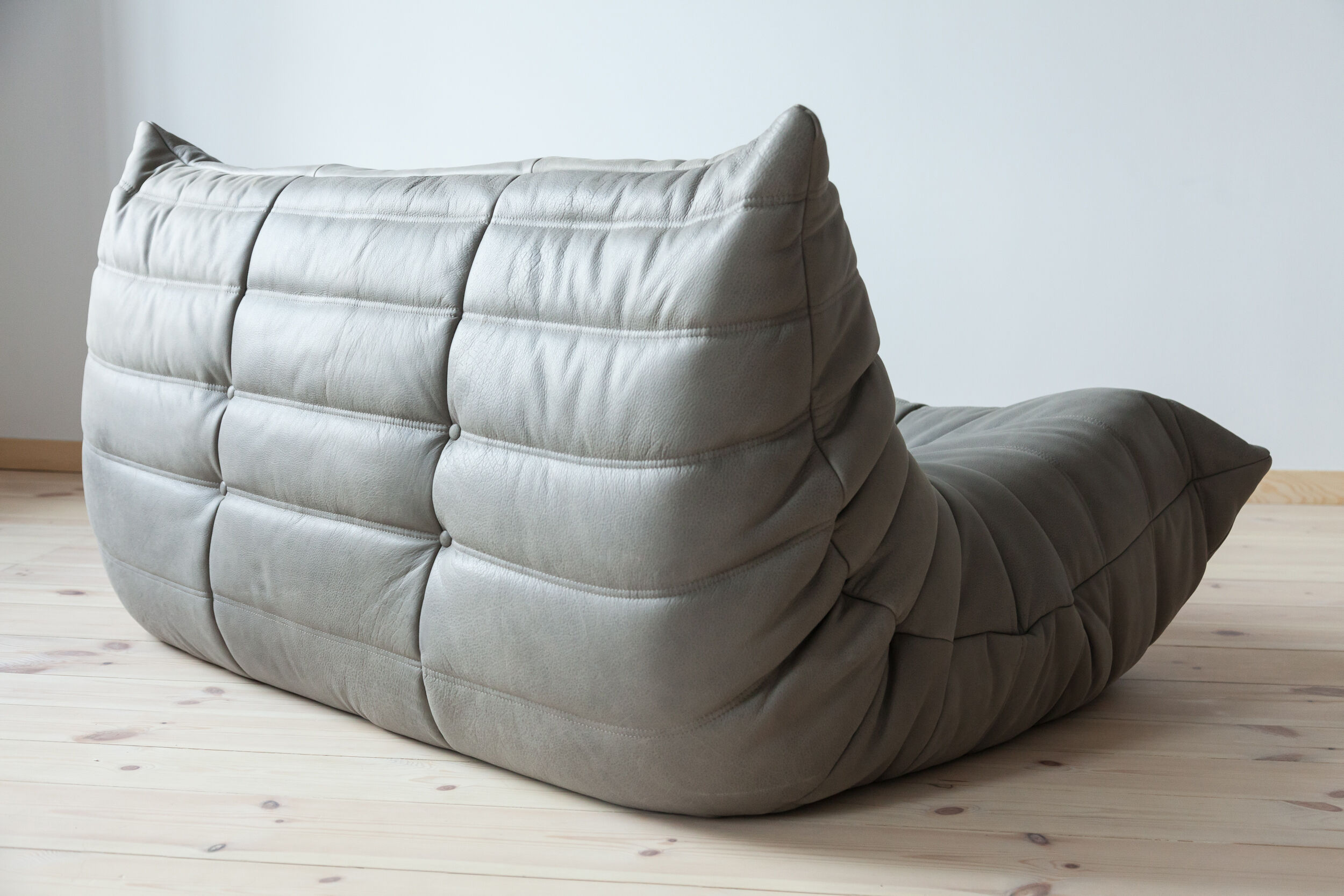 Togo armchair and pouf model designed by Michel Ducaroy 1973