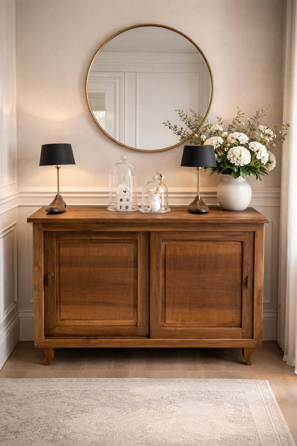 Vintage wooden buffet with a waxed finish, 2 sliding doors.