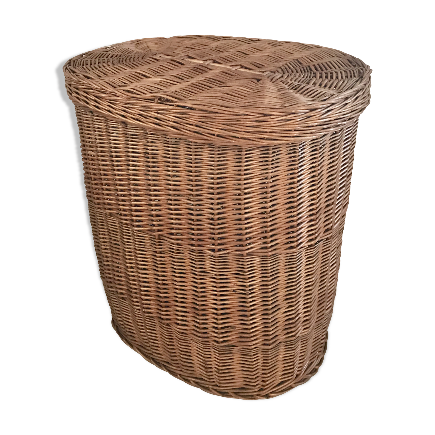 Wicker laundry basket