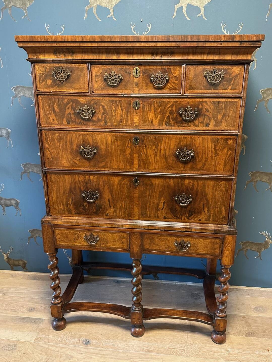 Antique 18th century burl walnut chest of drawers