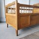 Lit bébé vintage bois verni et osier tressé