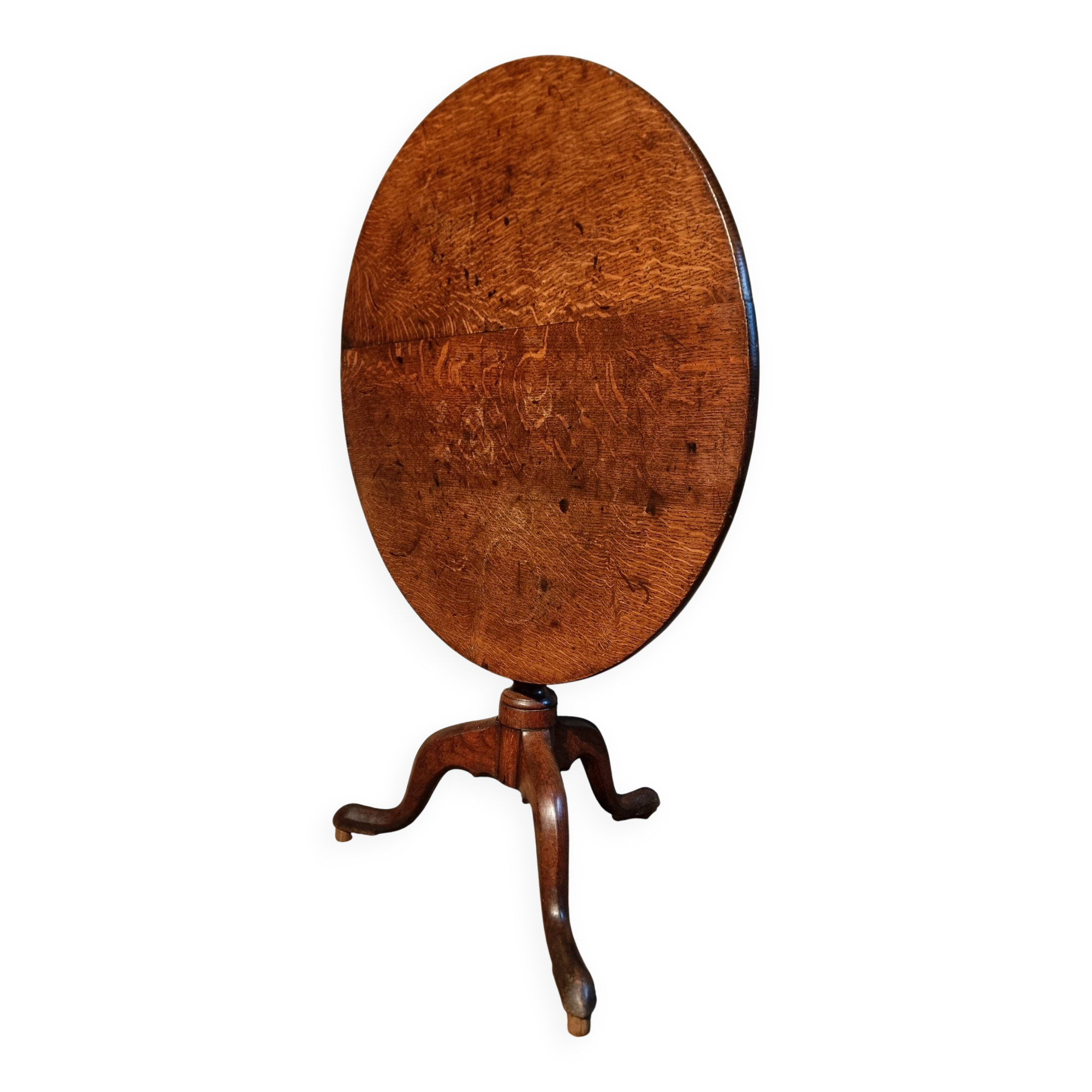 Antique Georgian tilt-top oak table from around 1800 – Round tripod side table 80 cm