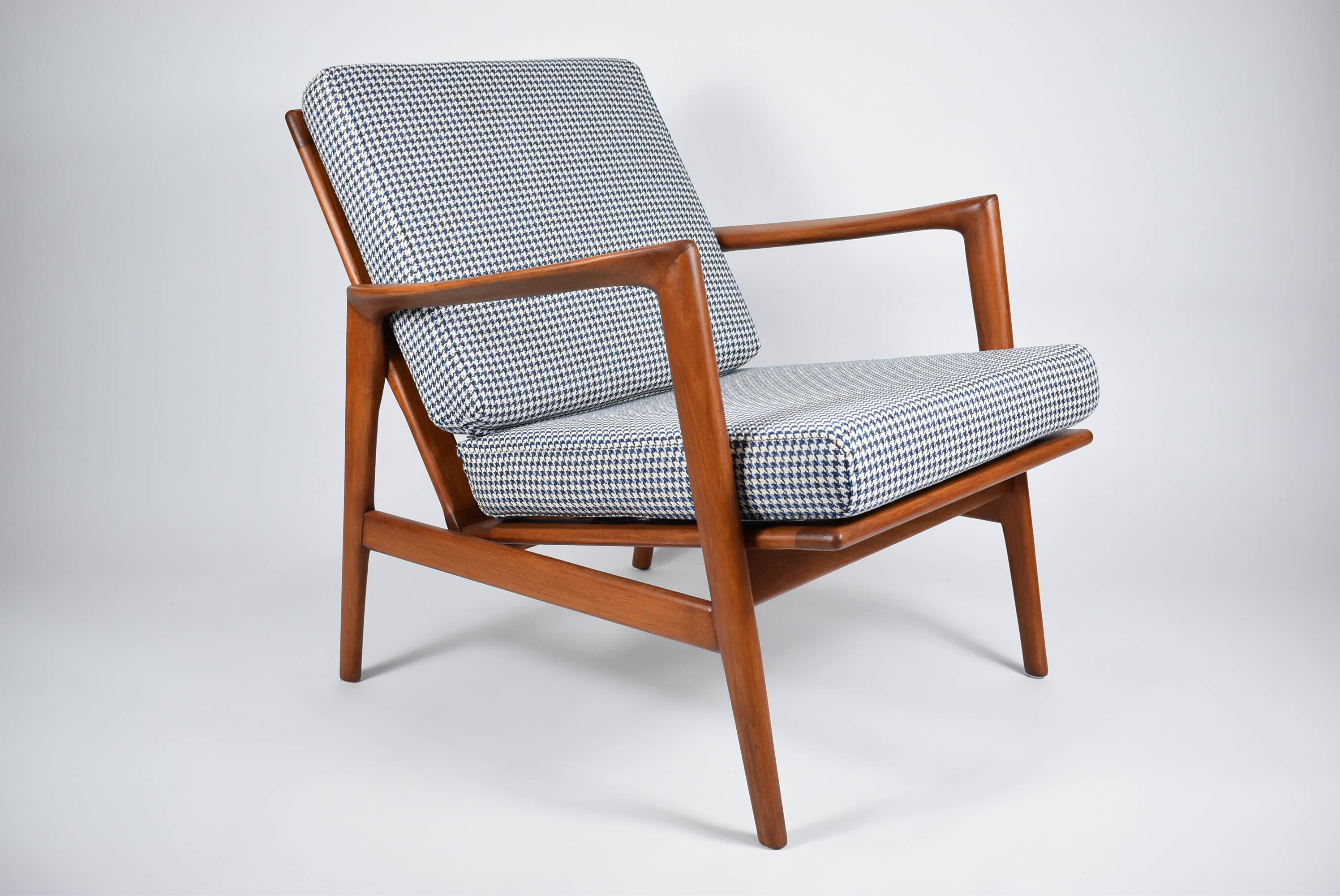 Fauteuil scandinave original Stefan, entièrement restauré, icône des années 1960, pied de poule