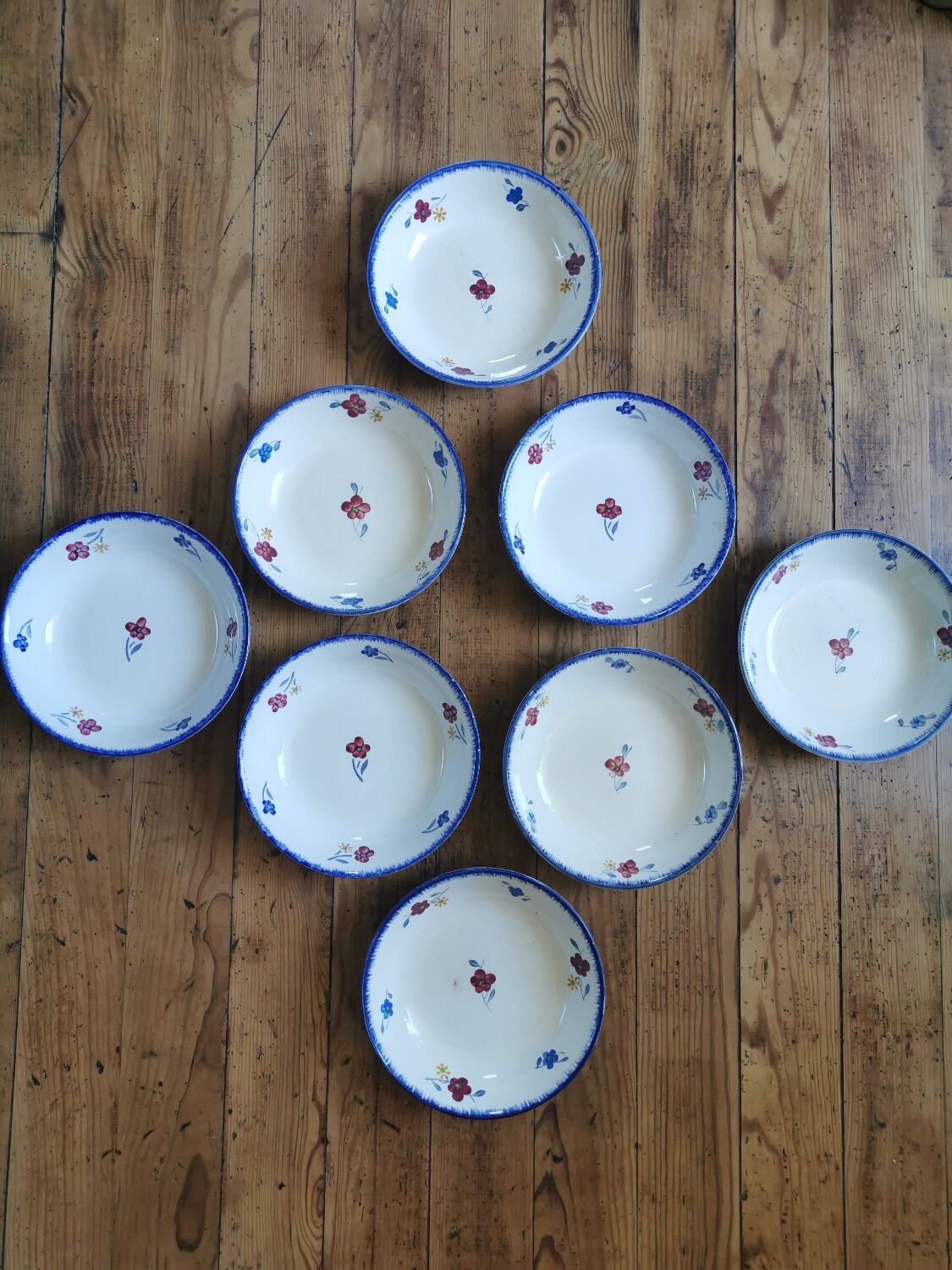 Digoin vintage calotte plates, Mary-Lou