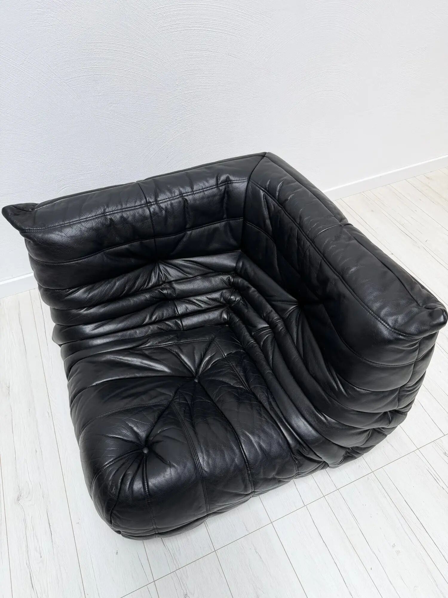 1990s vintage Togo set in black leather by Michel Ducaroy for Ligne Roset