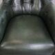 Fauteuil Chesterfield en cuir de vache vert de style anglais classique