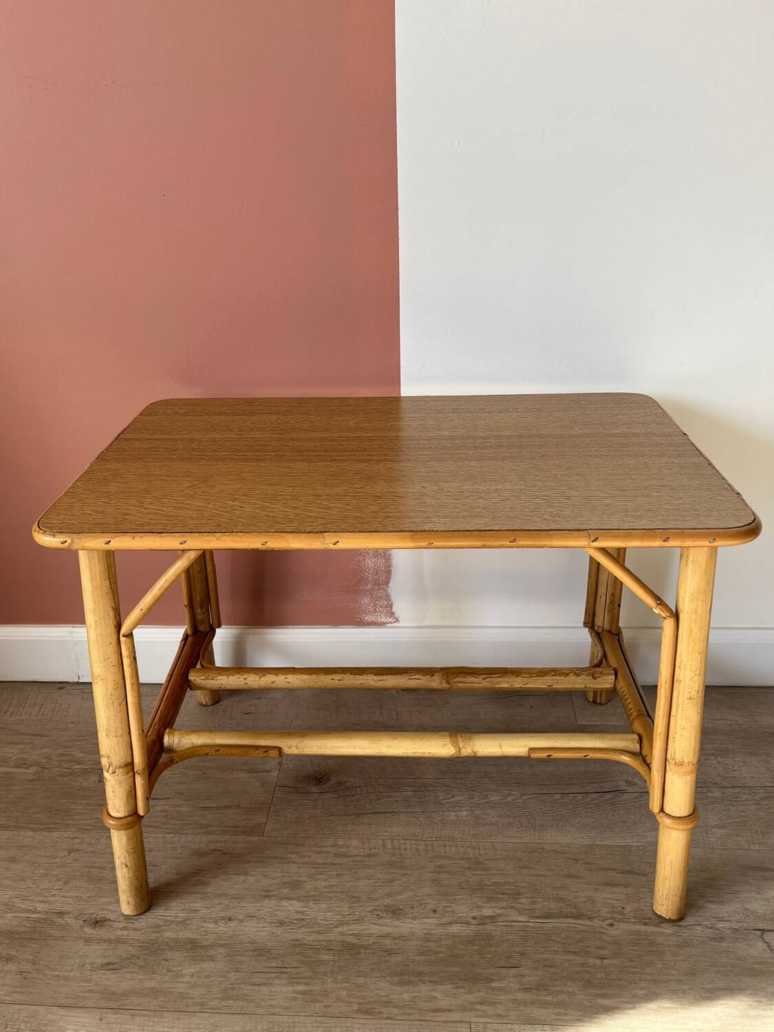 Petite table en rotin
