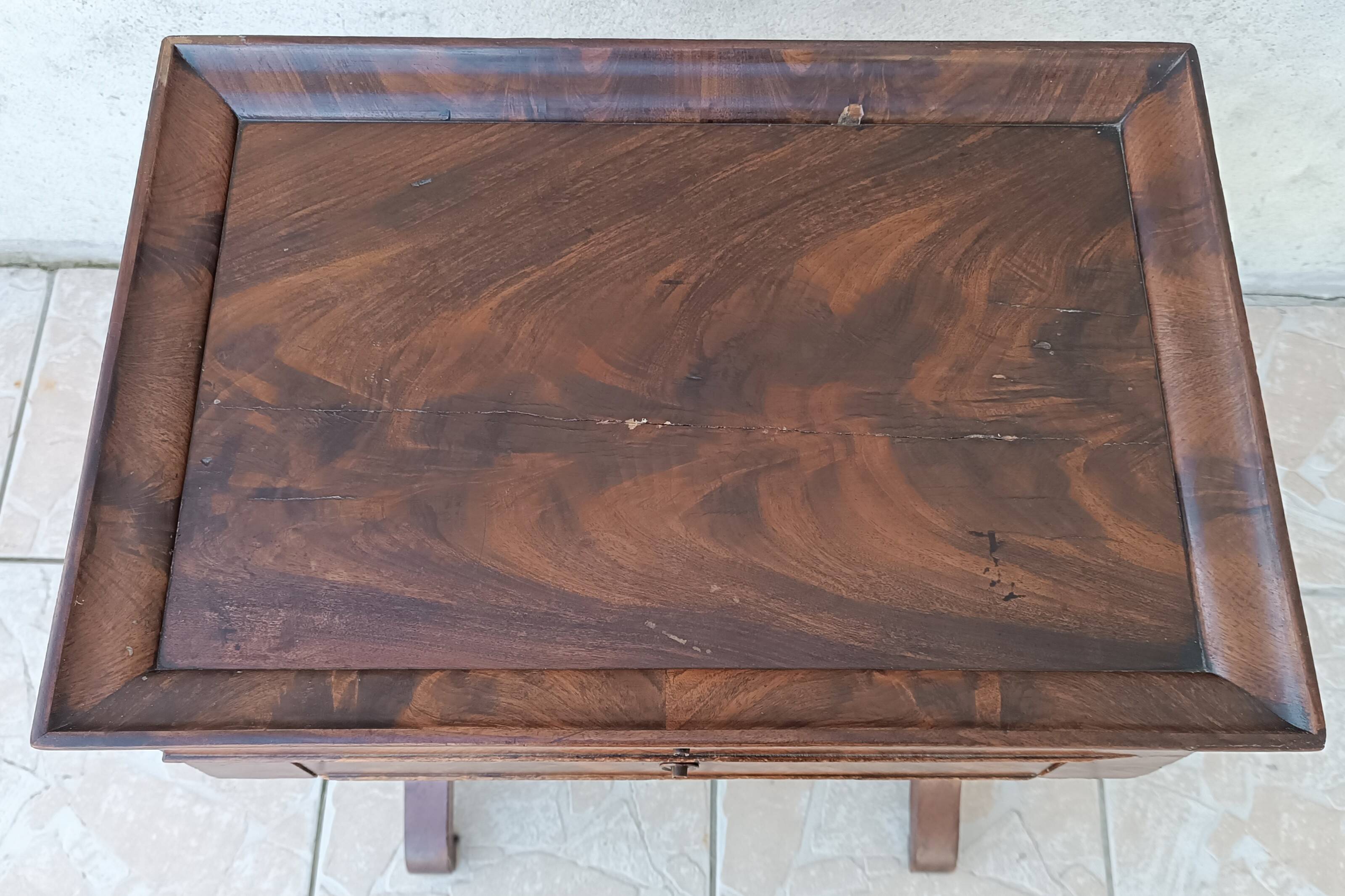 Travailleuse Louis Philippe en acajou