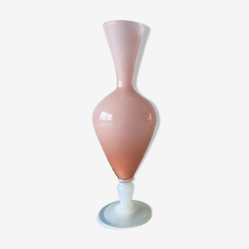 Vase ancien en opaline rose