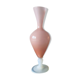 Vase ancien en opaline rose