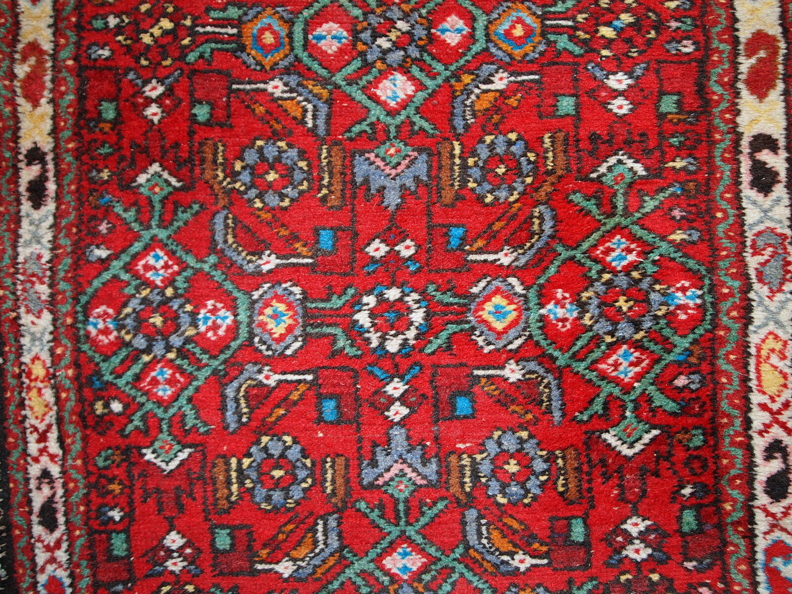 Vintage Persian Hamadaan done hand 78cm x 193cm carpet 1970 s