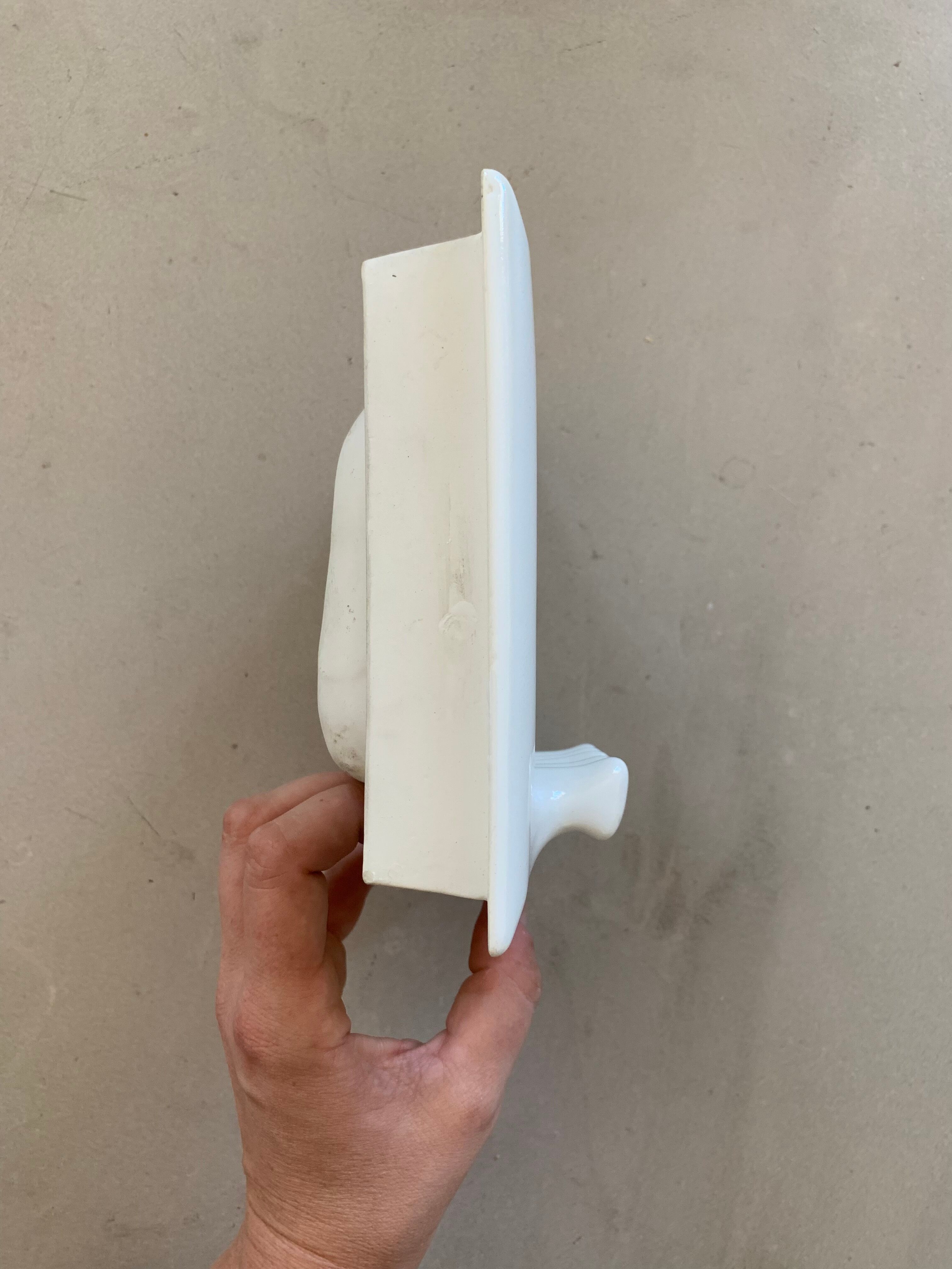 Built-in ceramic wall soap dish
