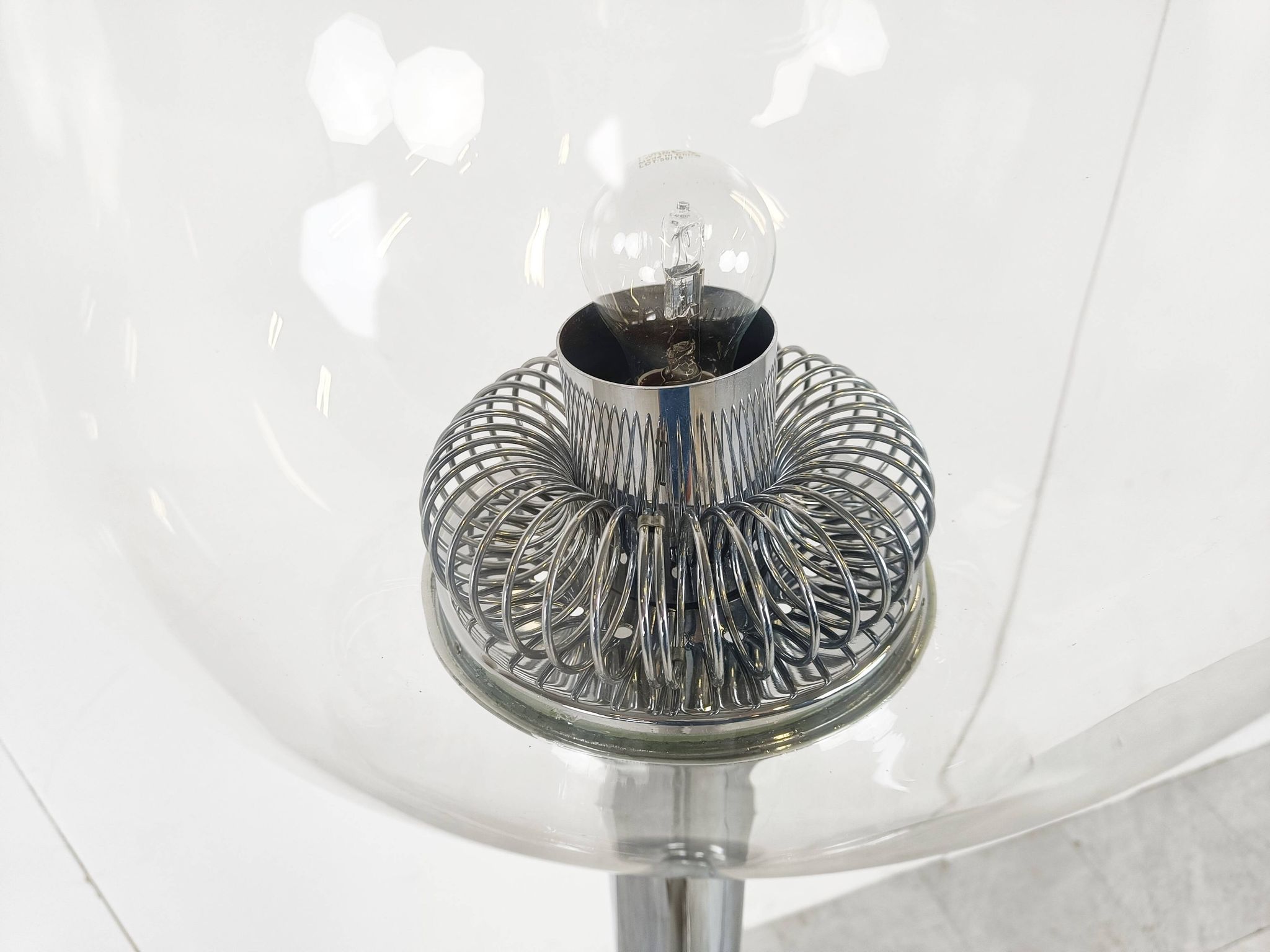 Lampe de sol vintage en chrome et verre, années 1970