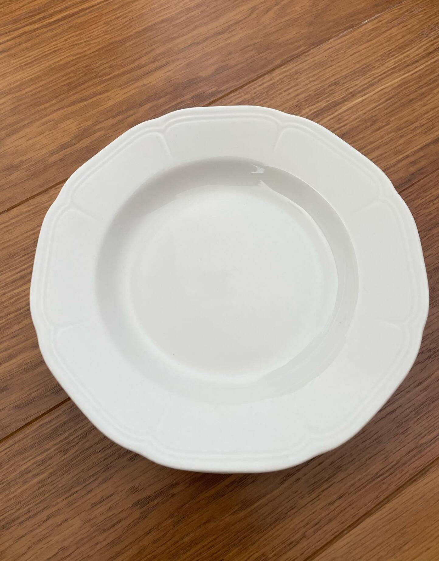 Set of 4 Bavarian porcelain plates.