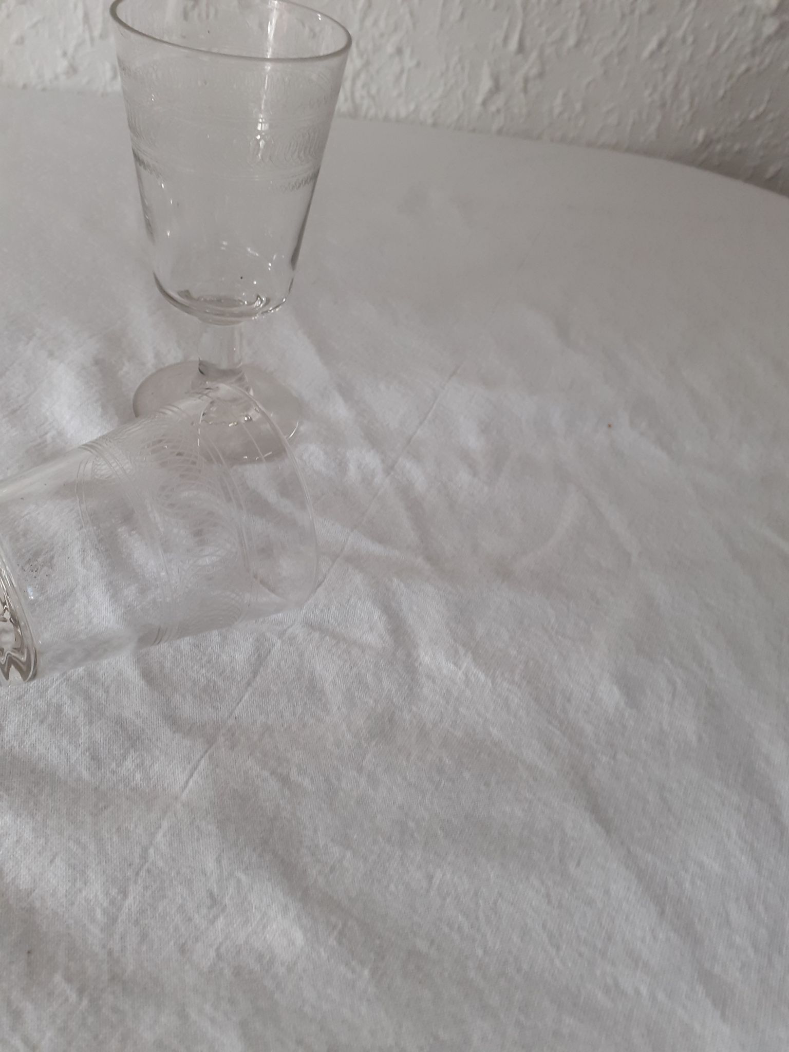 3 verres anciens bullés grand modèle à frises début xxième