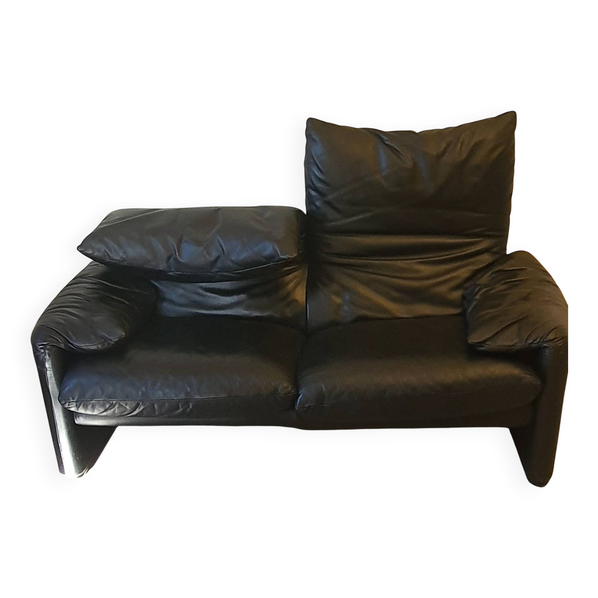 Maralunga leather sofas by Vico Magistretti for Cassina