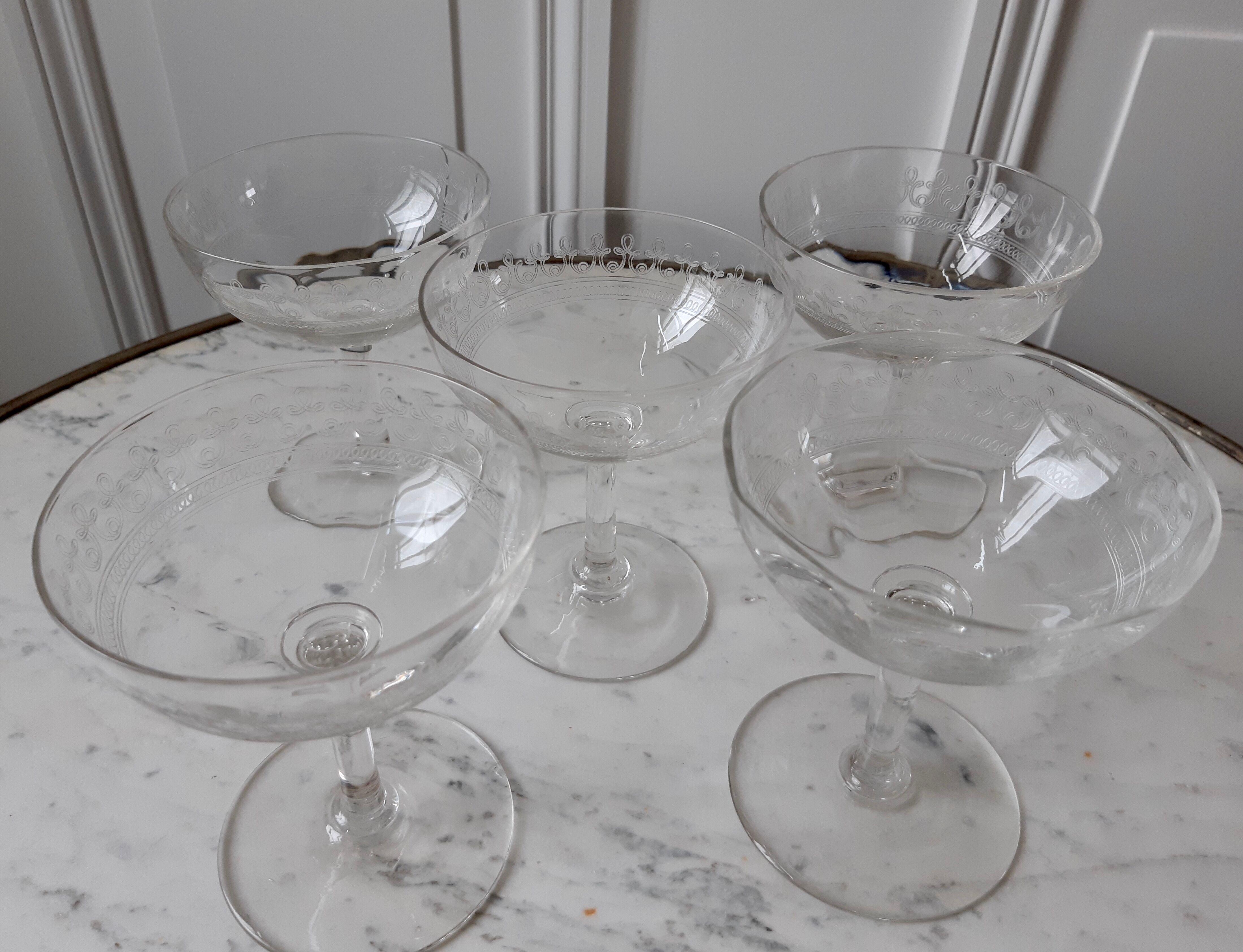 Lot of 5 champagne glasses engraved in 1920s crystal