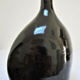 Vase bouteille grès émaillé noir par Roland Zobel