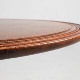 Table d'appoint circulaire en chêne sculptée à la main avec pieds en tête de lion