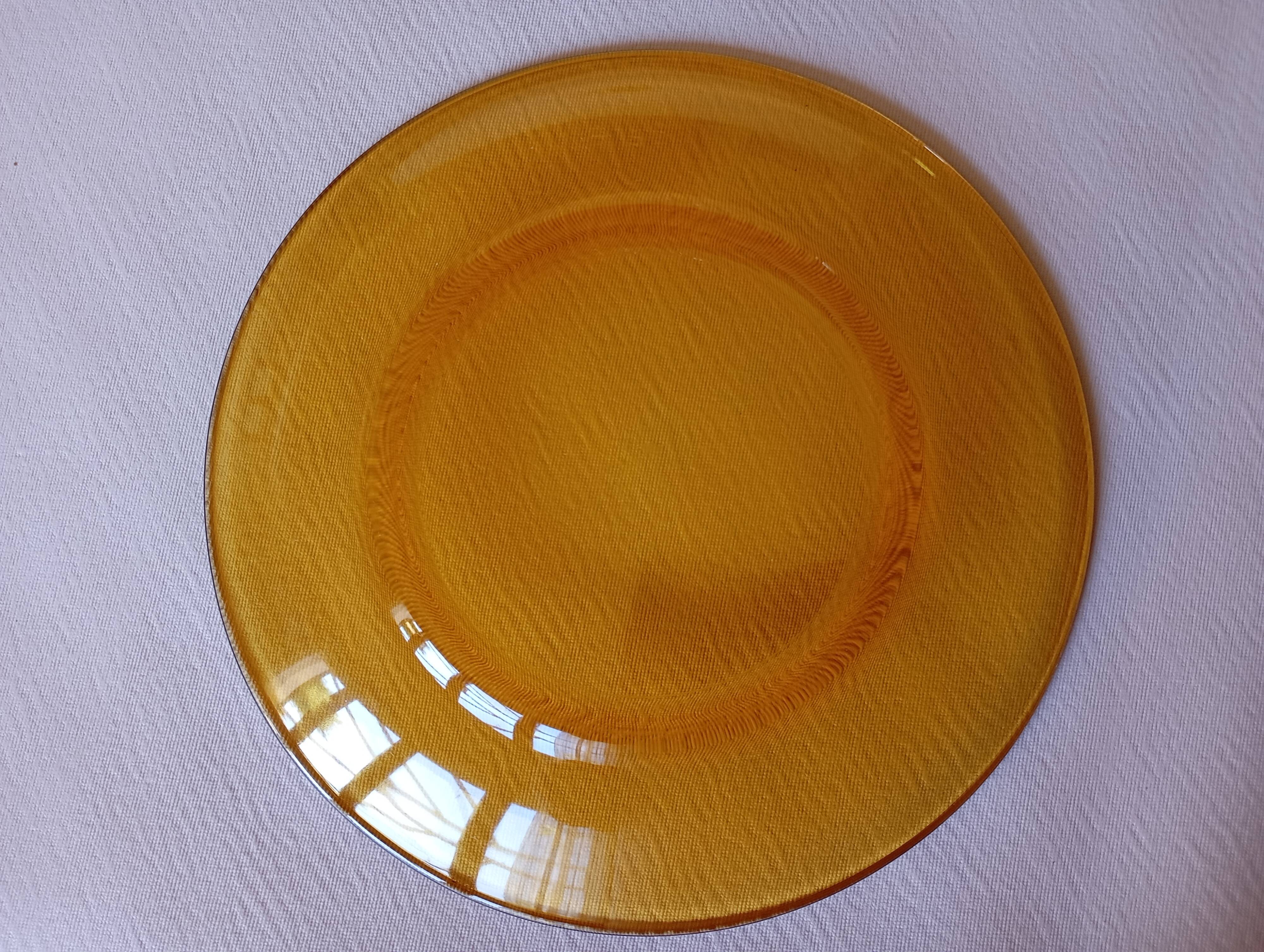 12 assiettes plates Vereco ambre