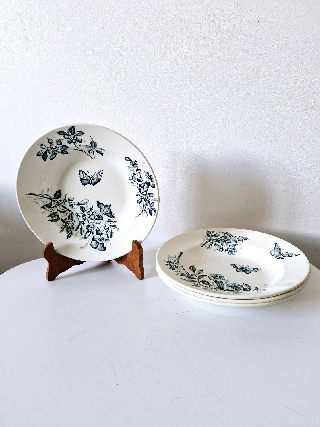 4 antique deep plates model Jasmin Badonviller