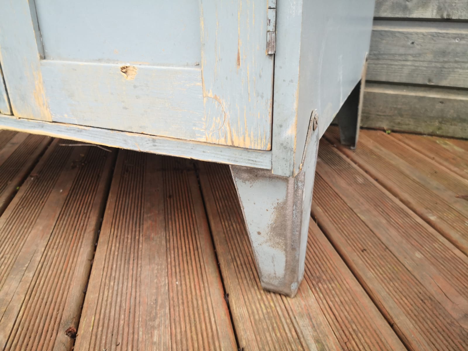 Vestiaire industriel vintage en bois