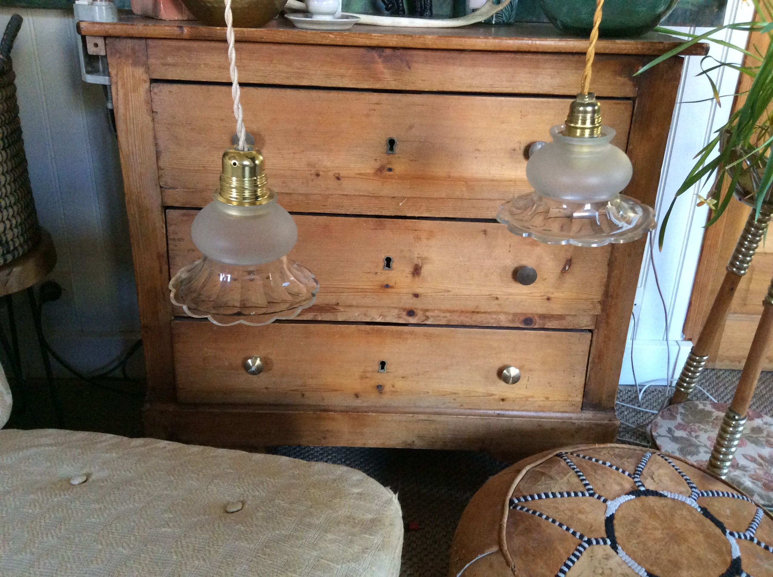 2 vintage suspensions