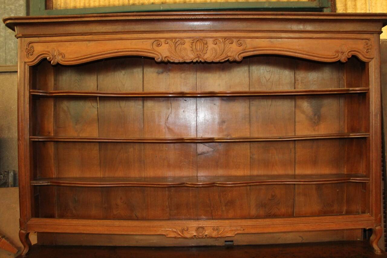 18th century dresser