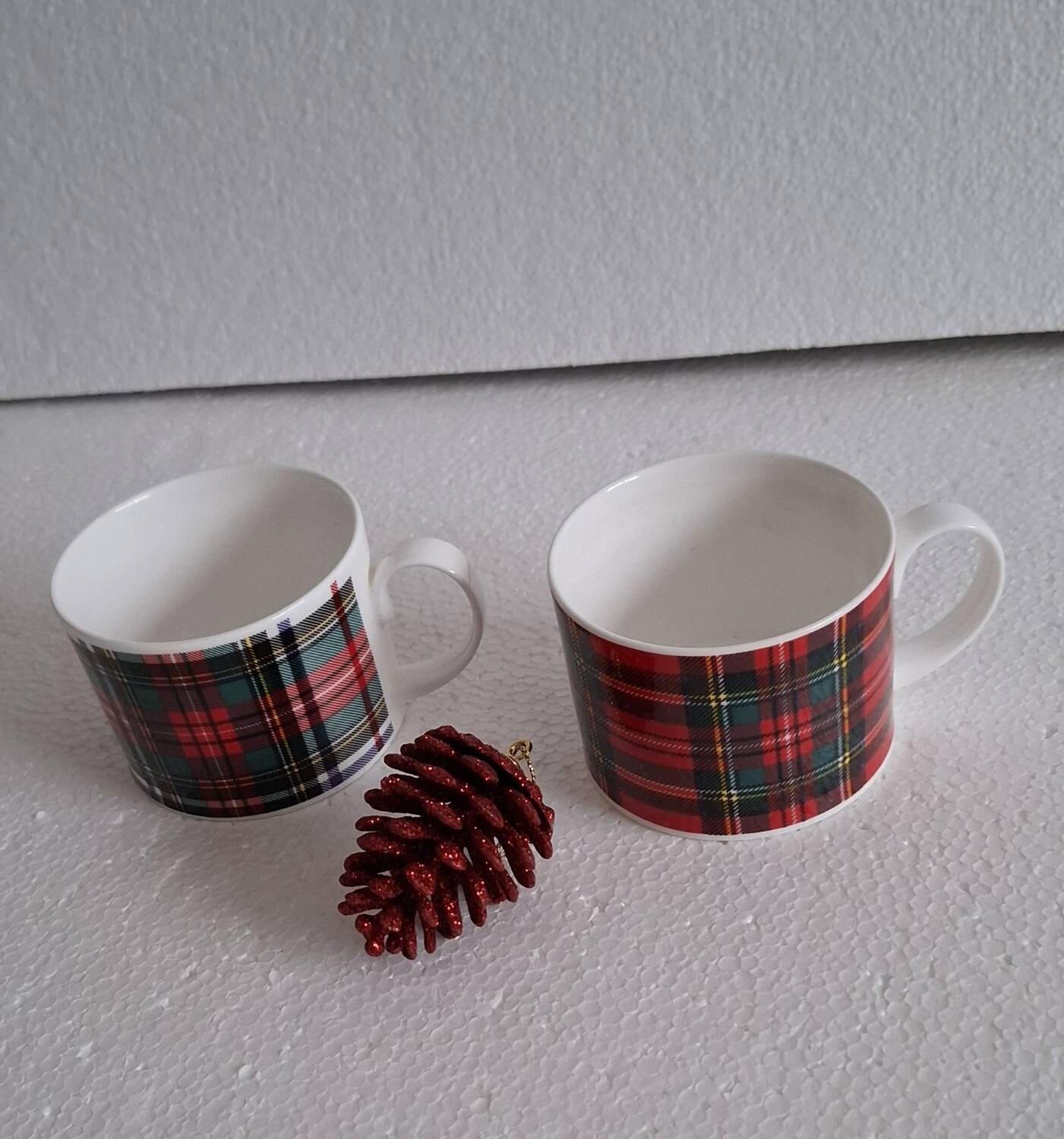 Duo de grandes tasses tartan.