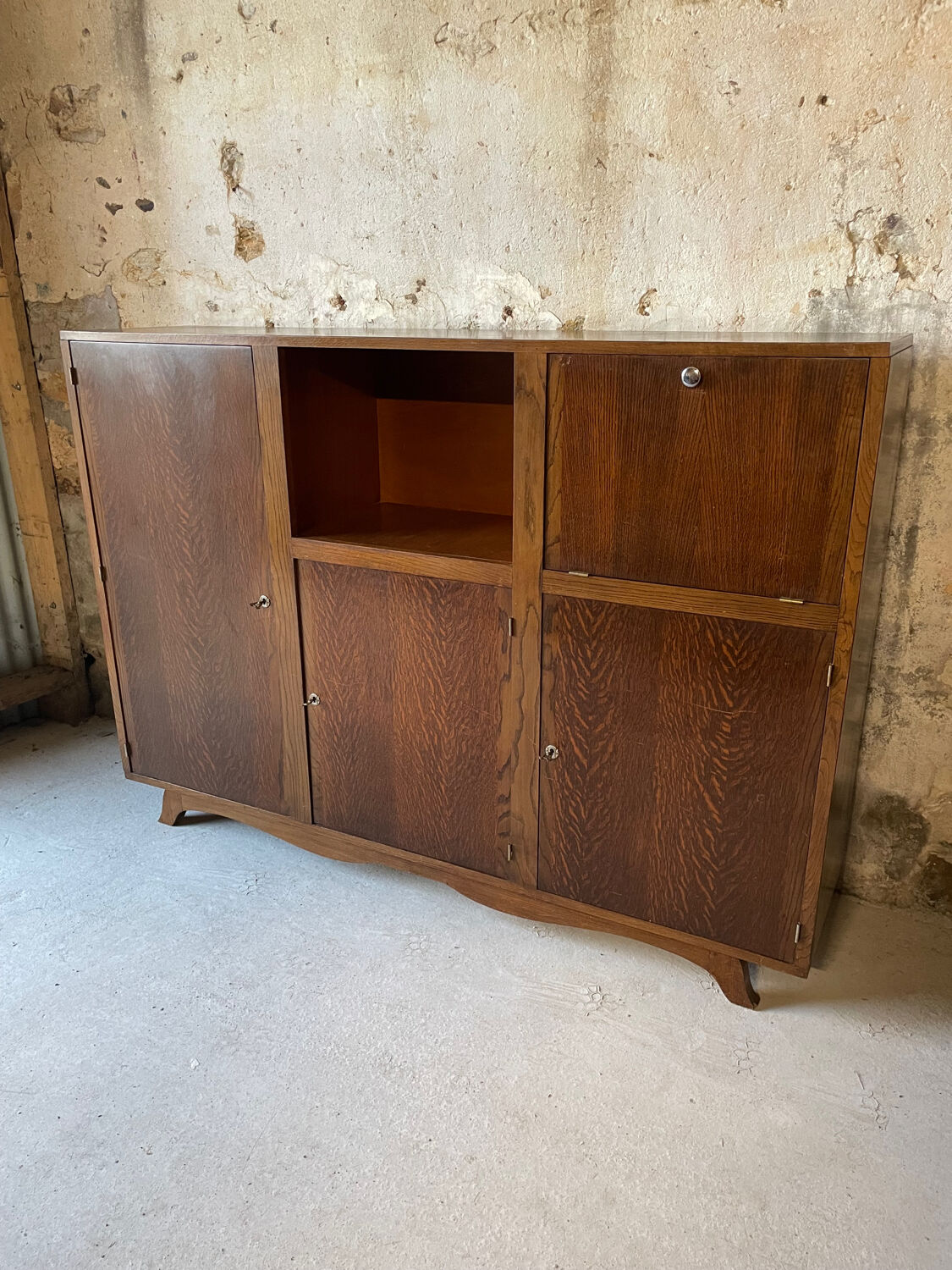 Vintage buffet from the 50s/60s in oak.