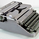 Hermes 2000 typewriter
