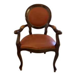 fauteuil médaillon cuir