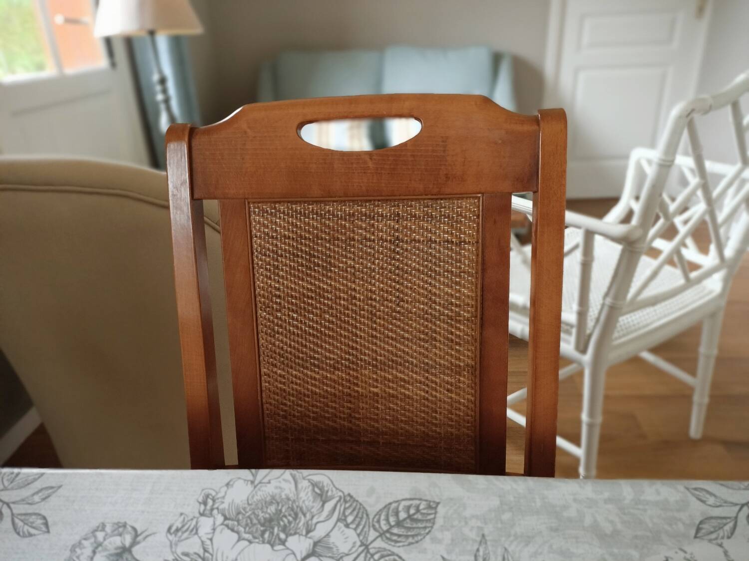 Set of 4 wood and leather chairs