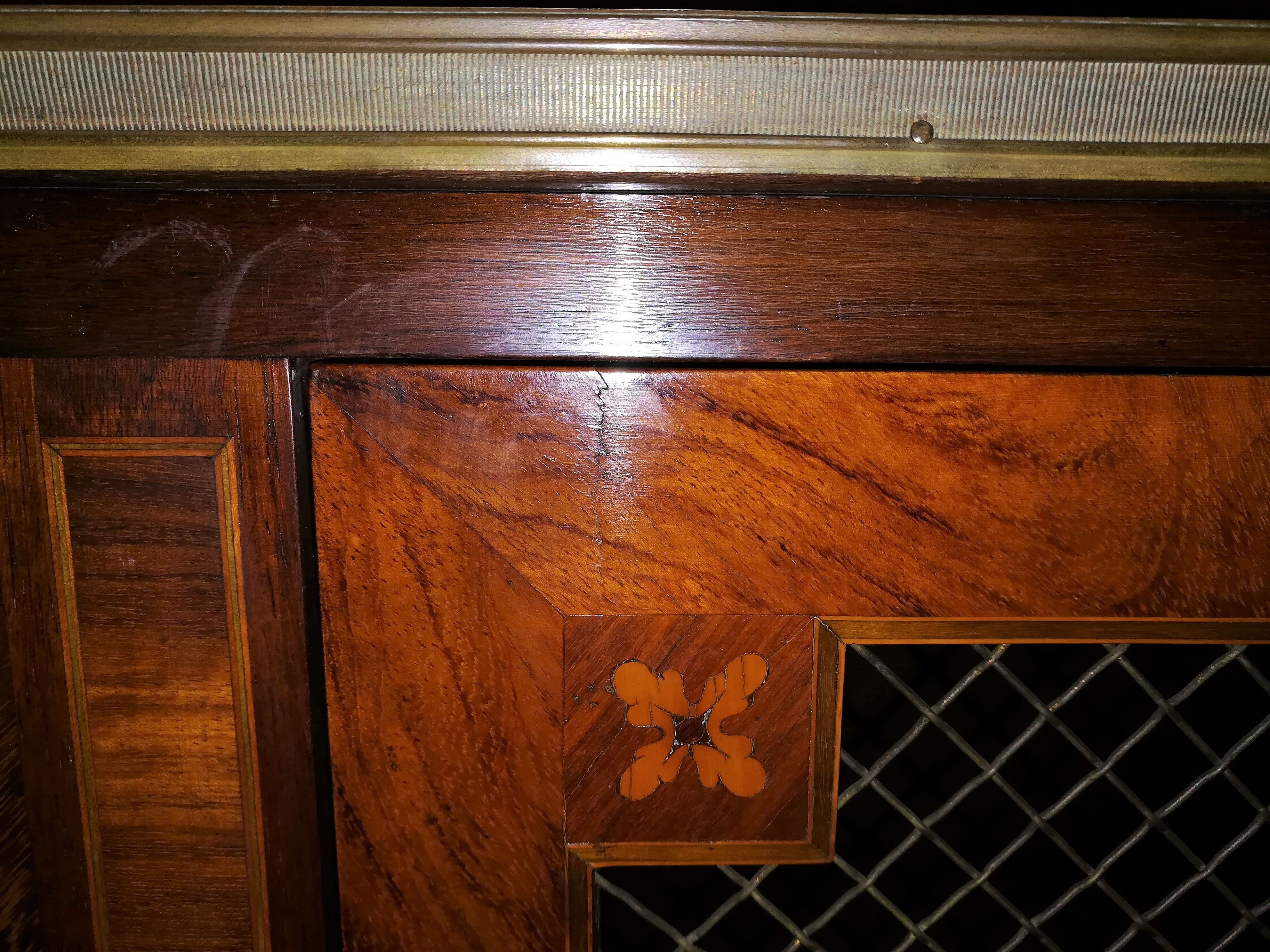 Library screen inlaid 3 doors